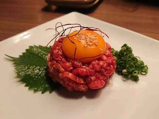 炭火焼肉香洛園