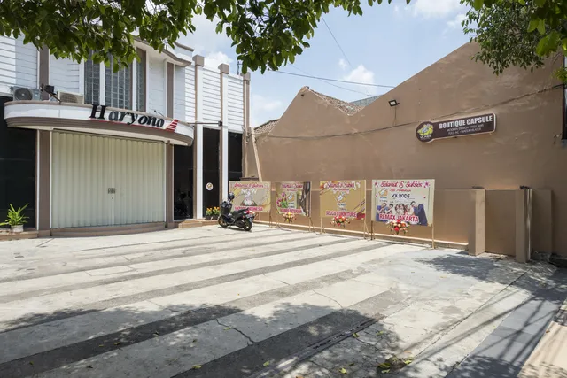 RedDoorz Hostel near Malang Train Station 3