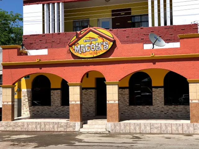 Macoy’s Wings House