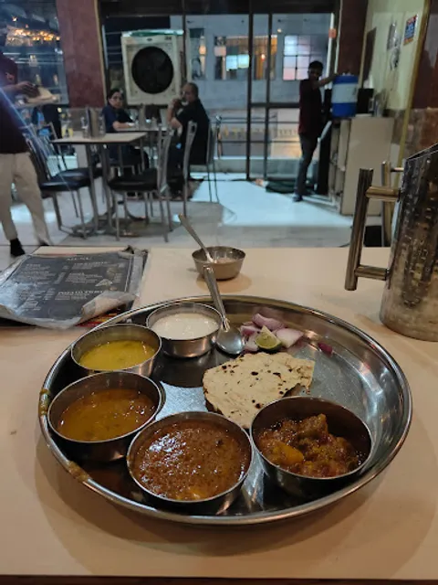 Daya Restaurant And Dinning Hall