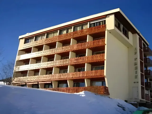 HOTEL ELIOVA LE CHAIX