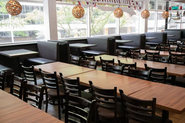 Almadina Bistro: Halal Pizzeria