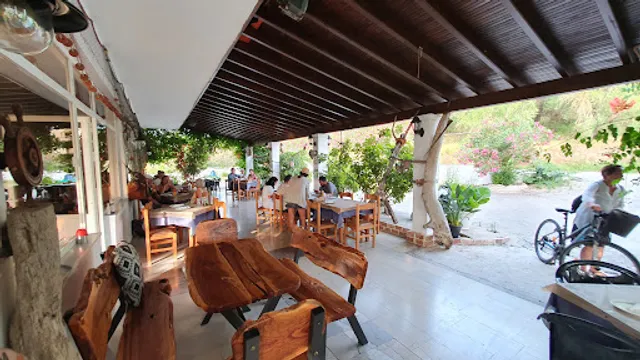 Thomas Vavilas Fish Taverna