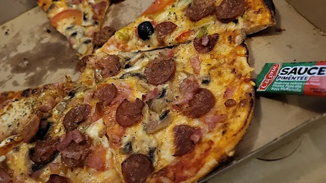 M Pizza