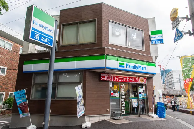 FamilyMart