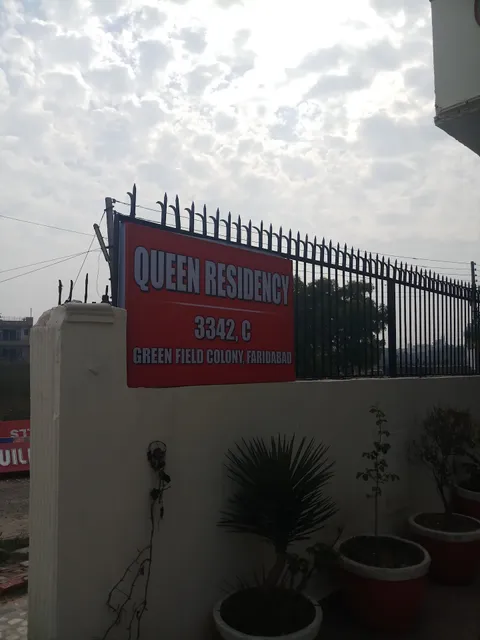 OYO 27908 Queen Residency