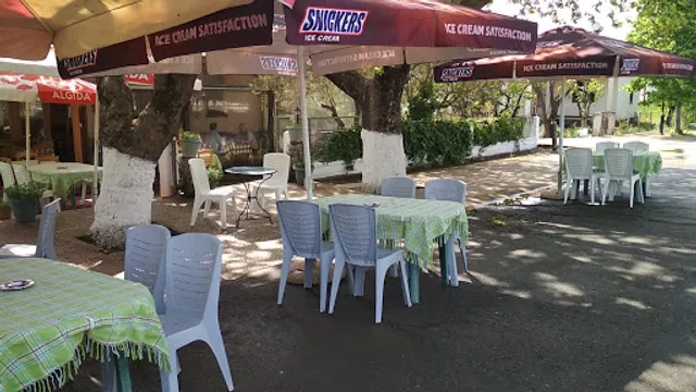 Ταβέρνα τα Πλατανια