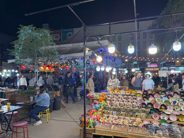 พาเพลิน มาร์เก็ต