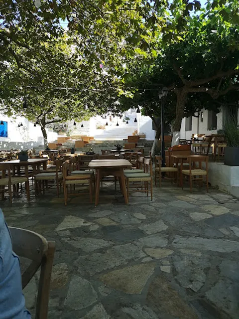 Akrovatis Tinos