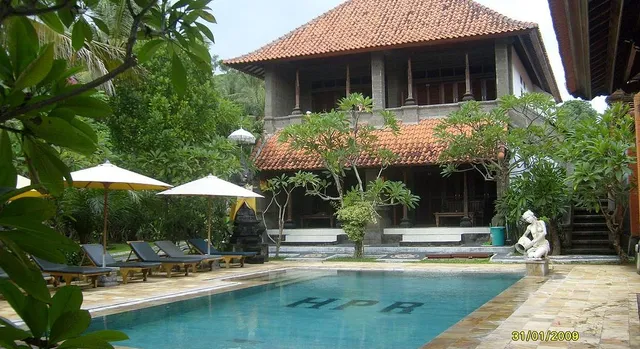 Puri Rai Hotel