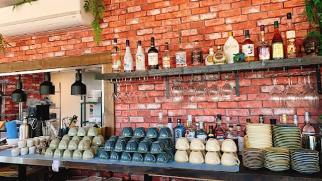 Lumos Cafe Restaurant