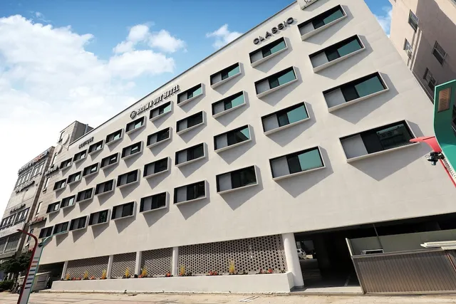 Browndot Airport New Town