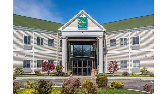 Quality Inn & Suites Middletown - Newport