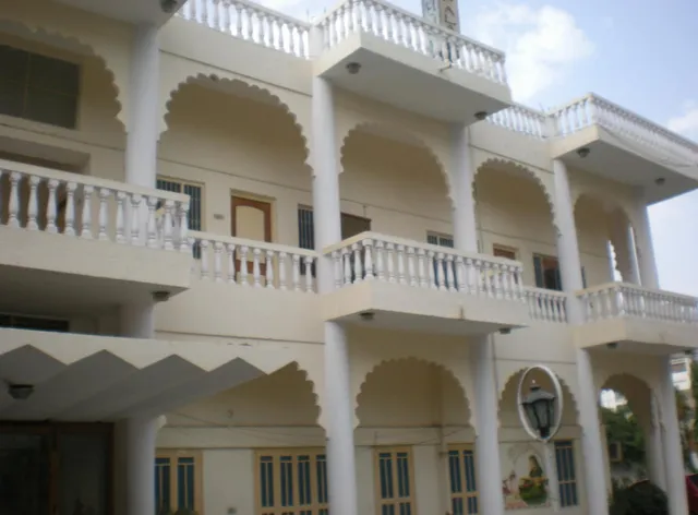 Trully hotel the amar mahal (Saheli Palace)