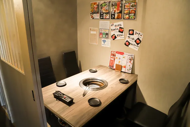 肉肉肉 にくみつ 池袋店