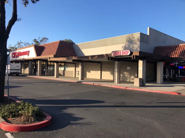 Newark Smoke Shop and Cell Phone