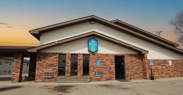 Hotel 8 Fergus Falls