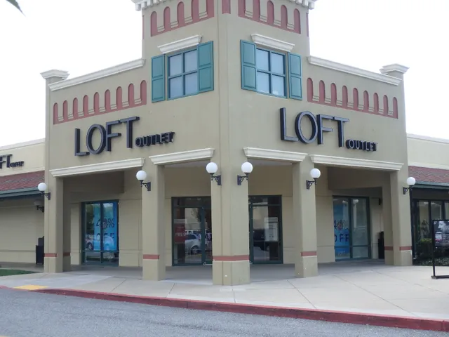 LOFT Outlet