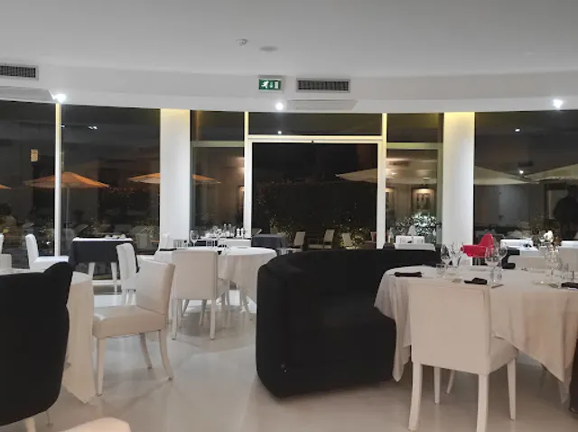 Blanco Lounge Restaurant