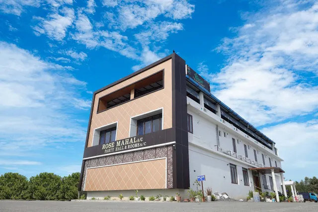 Rose Lake View Resort and Banquet Hall