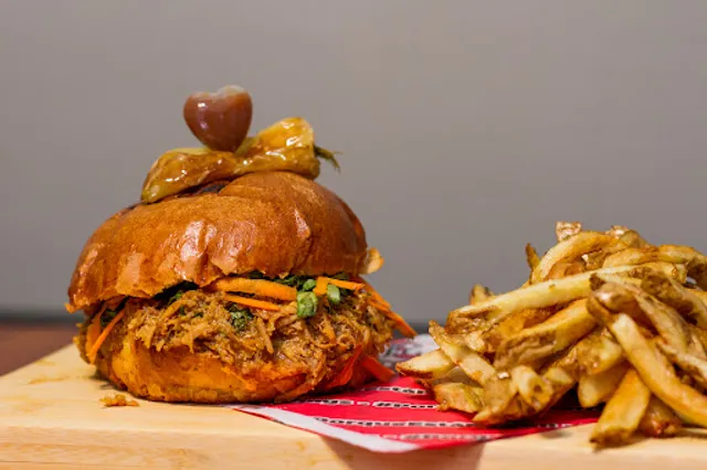 Esta Perron Burgers & Wings