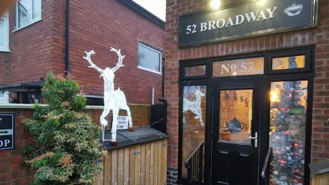 52 Broadway Coffee Shop