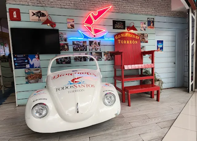 Todos Santos Mariscos Bar