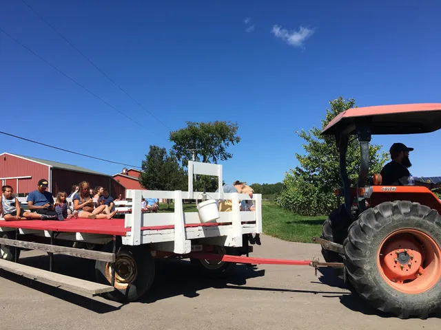 Plymouth Orchards & Cider Mill