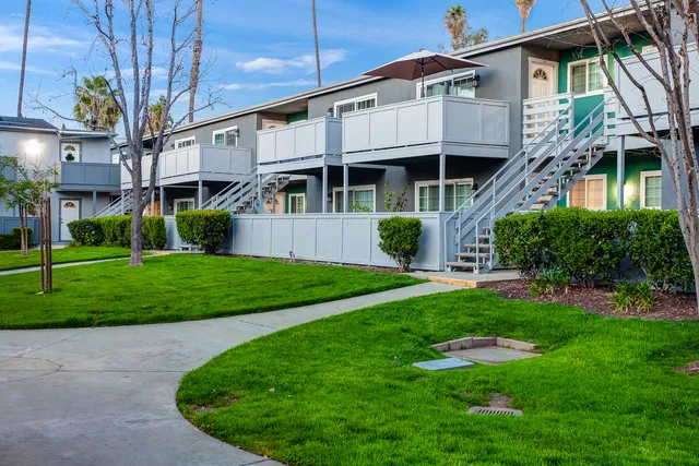 Countrywood Apartments