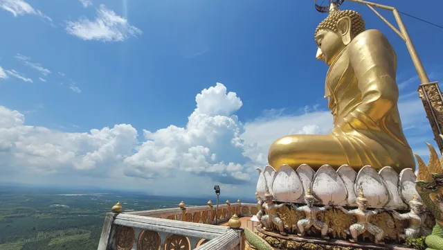 Stairs Wat Tham Suea