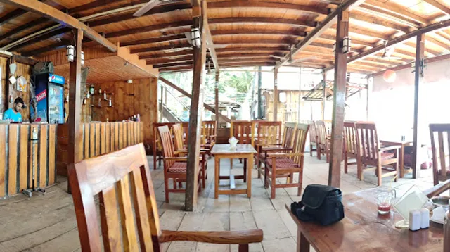 Fernandes Bar and Restaurant