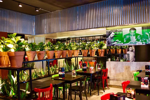 IT! Italy Ristorante & Café & Bar