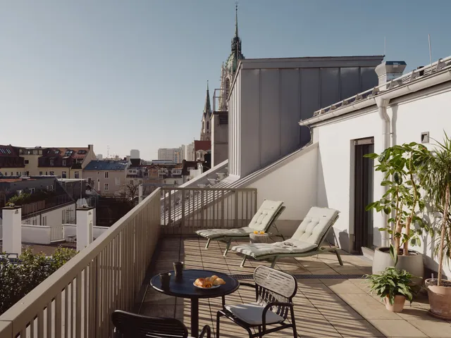 Schwan Locke, Theresienwiese