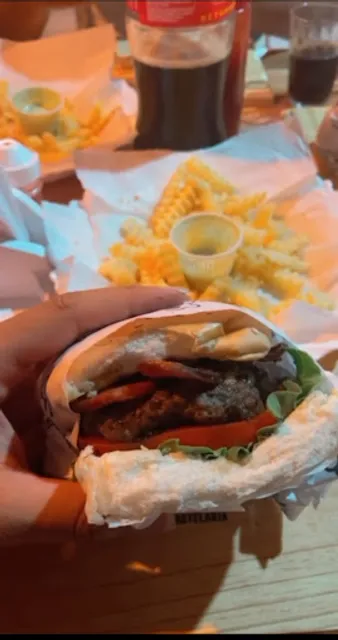 Hambúrgueria e Pastelaria Caminho de Casa