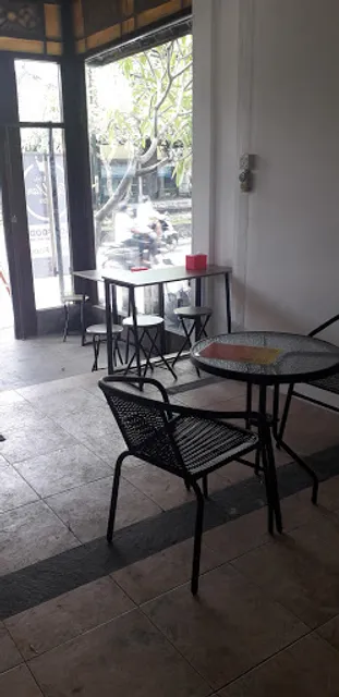 Warung Bebek Rajaulam kedewatan