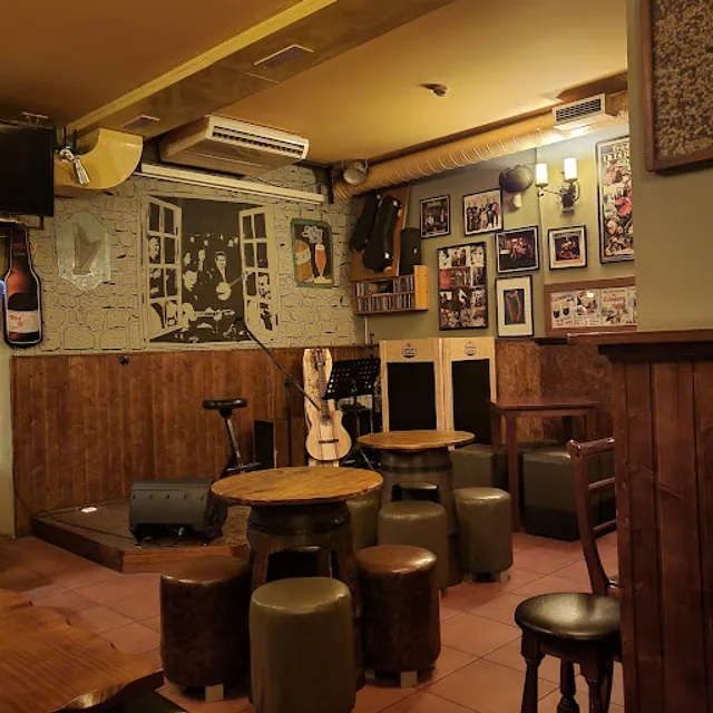 Liffey Irish Pub