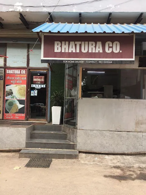 Bhatura Co. / Bhatura Company Ardee City Sector 52 ( Single outlet, no other branch or franchise )