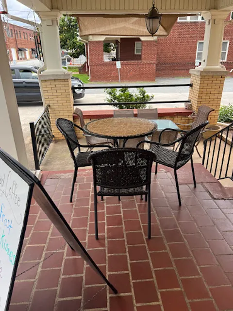 Black Chicken Coffee House & Gifts