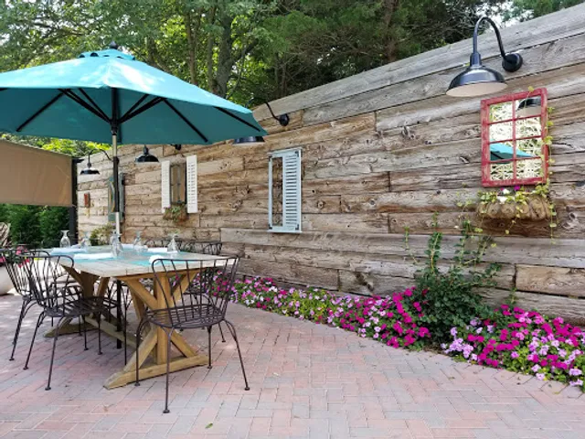 Encore Bistro and Bar