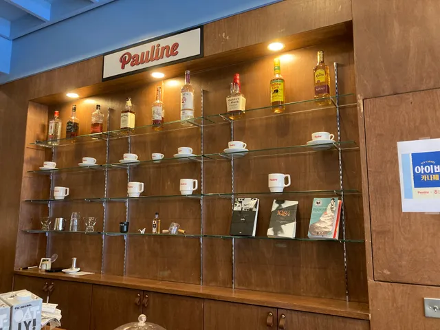 pauline coffeebar