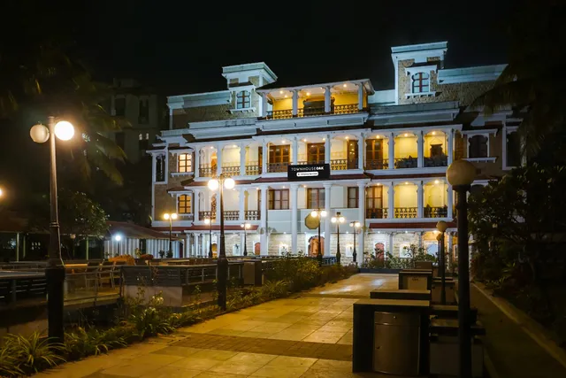 Townhouse Oak Baner Road Pune formerly Hotel Rajwada