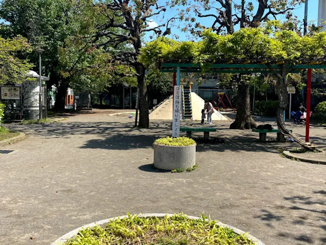 Denenchofuitchomehigashi Park