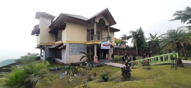 Villa Patung Kuda