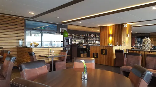 Les 7 Meuses Restaurant & Accommodation Insolites Wellness Hôteliers & Familiaux