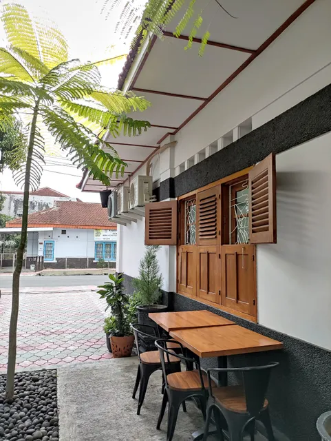 YOEMI CAFE AND RESTO