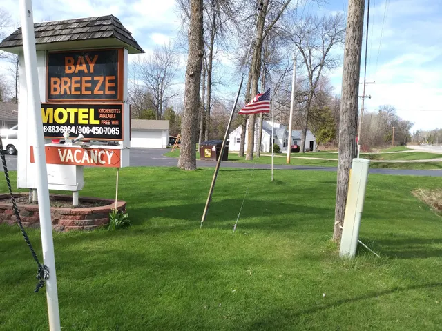 Bay Breeze Motel