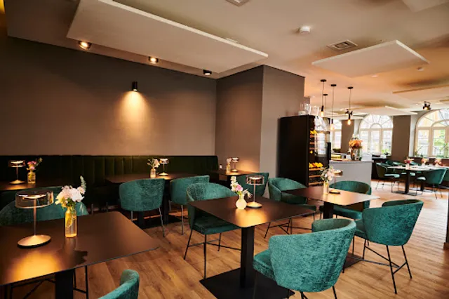 Altes Rathaus by What the Food