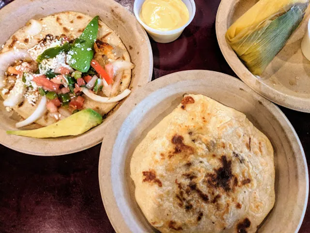 La Casita Pupuseria & Market