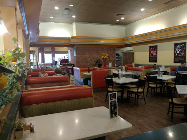 Polly's Pies Restaurant & Bakery