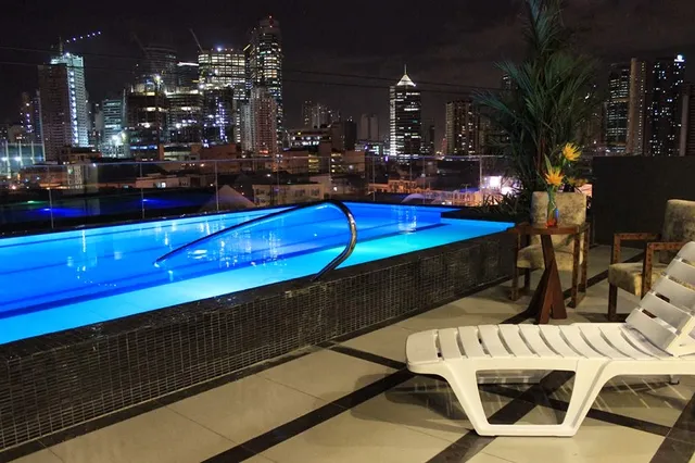 Jade Hotel and Suites